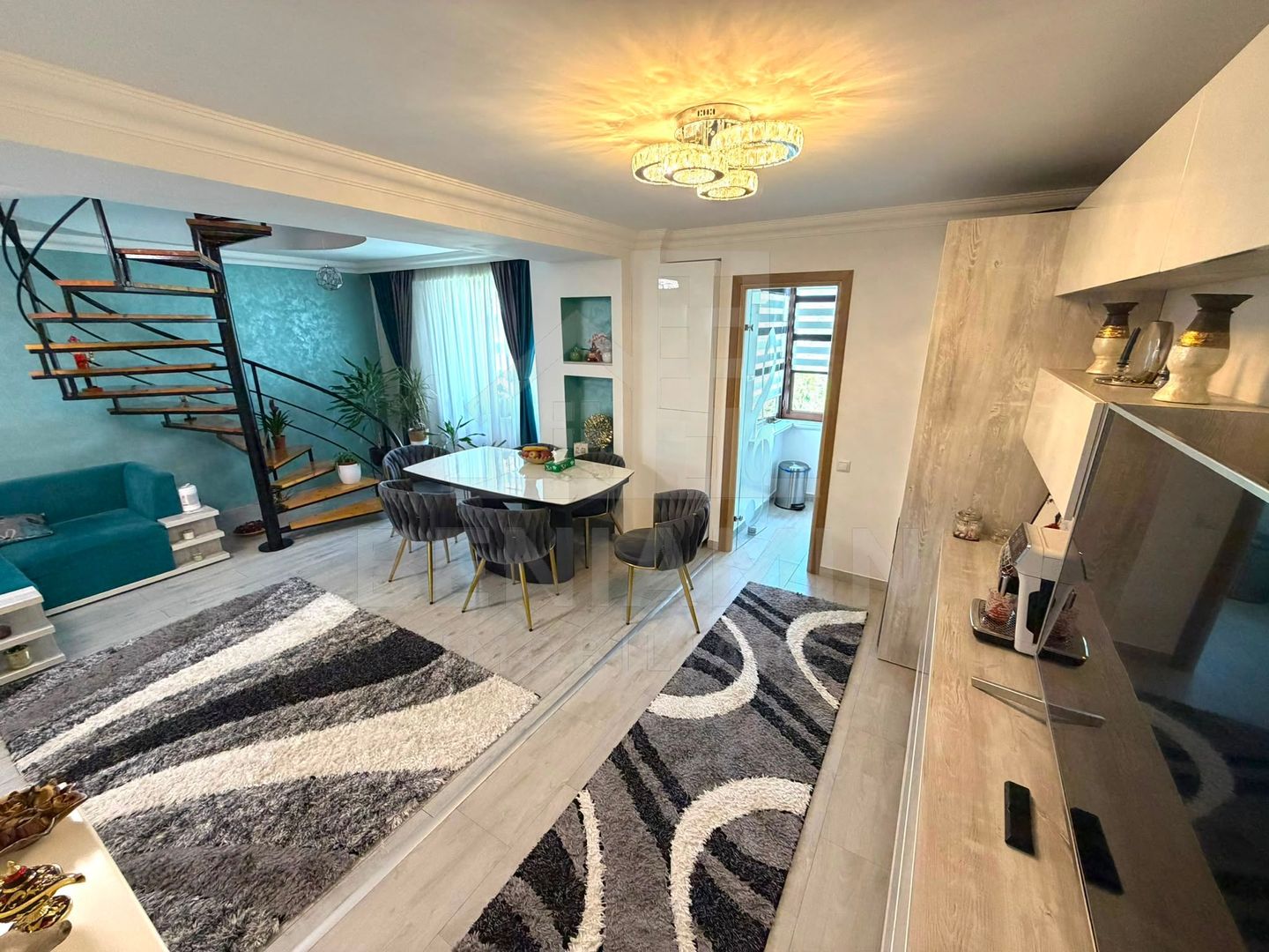 Apartament cu 3 camere si 3 bai in Craiovita Noua - Promenada Mall - - imaginea 2