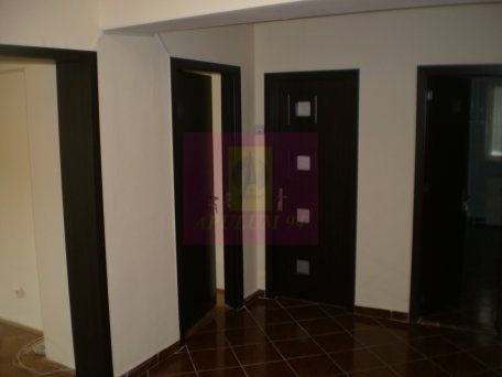 Apartament 3 camere pe bd Decebal stradal - imaginea 4