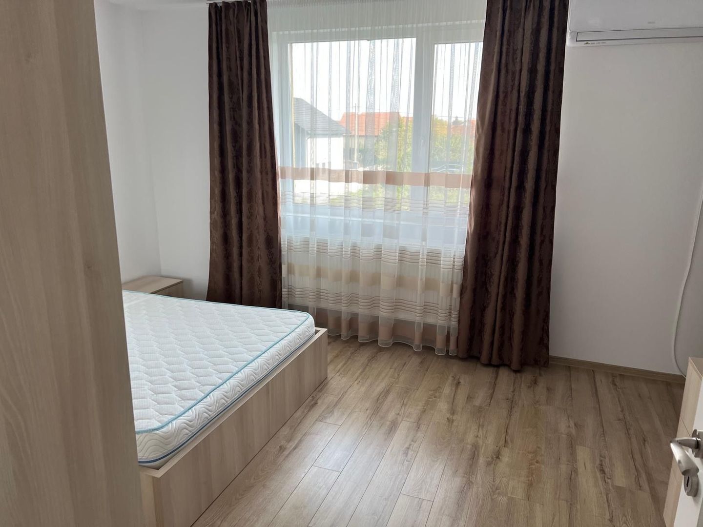 Duplex de închiriat în Dumbrăvița – 4 camere, 130 mp, teren 360 mp - imaginea 12