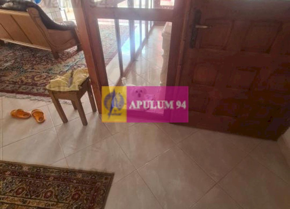 CASA (VILA) DE VANZARE IN CORNU