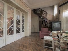 VILĂ INTERBELICĂ CU TEREN GENEROS ȘI SPAȚIU COMERCIAL . VÂRFUL CU DOR