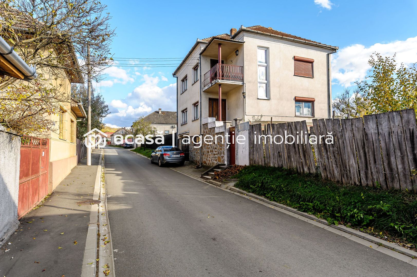 Imagine 2 - Casă din cărămidă cu 8 camere – zonă liniștită, LIPOVA