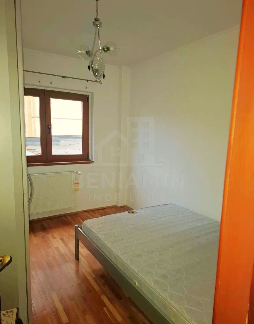 4 Camere - 80mp Etaj 1 Centrala - Loc de Parcare -  Zona Triaj-Harman - imaginea 5