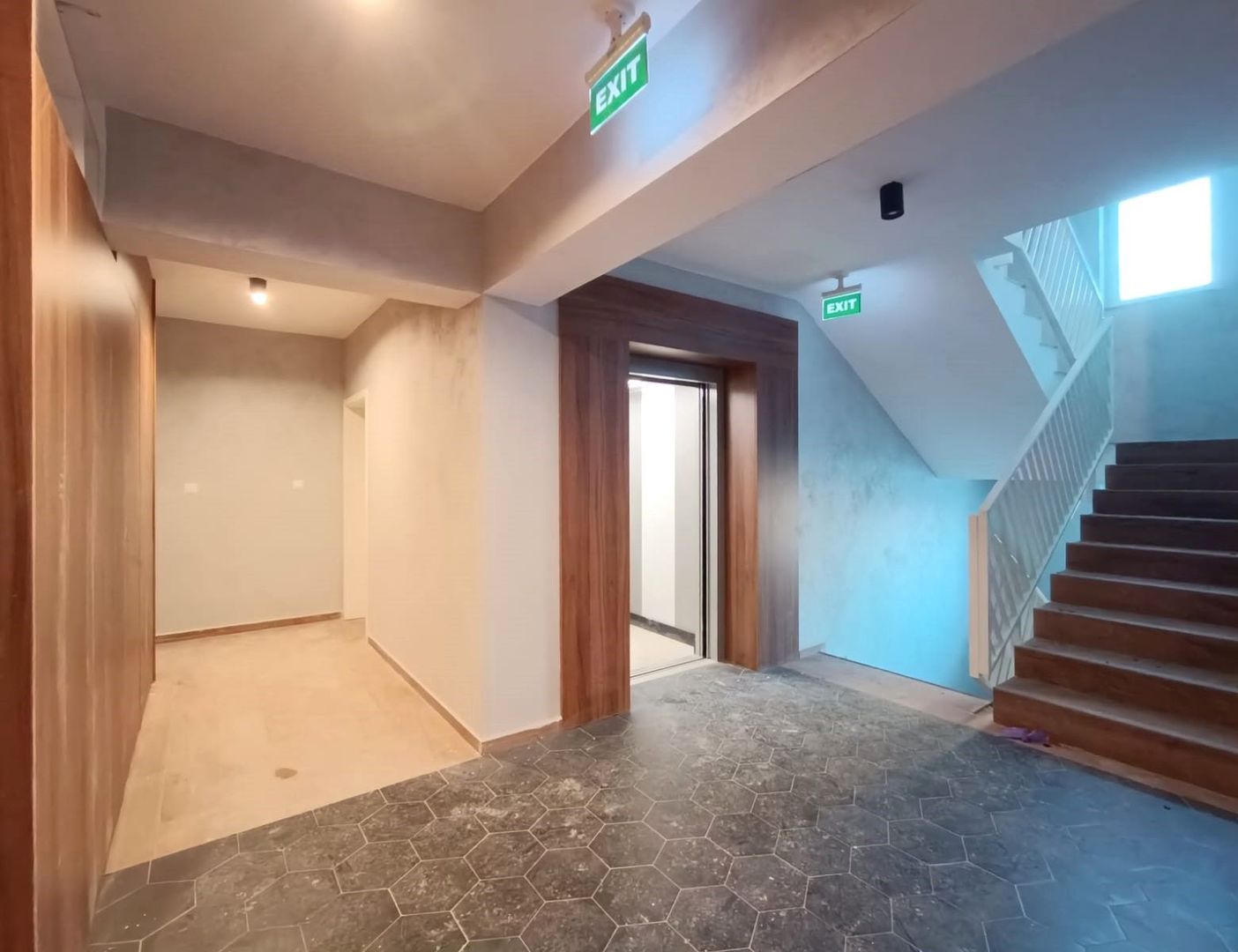2 camere mobilat cu balcon generos de 9 mp boxă și parcare subterană - imaginea 8