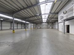 Hala industriala coborare autostrada la 500 eur/mp