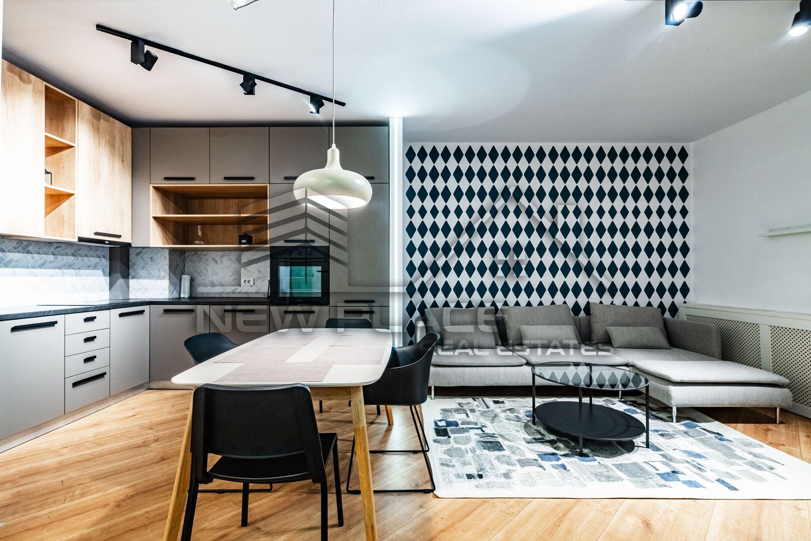 [VIDEO] 4City North | Apt exclusivist | Vedere curtea interioara | Lux - imaginea 5