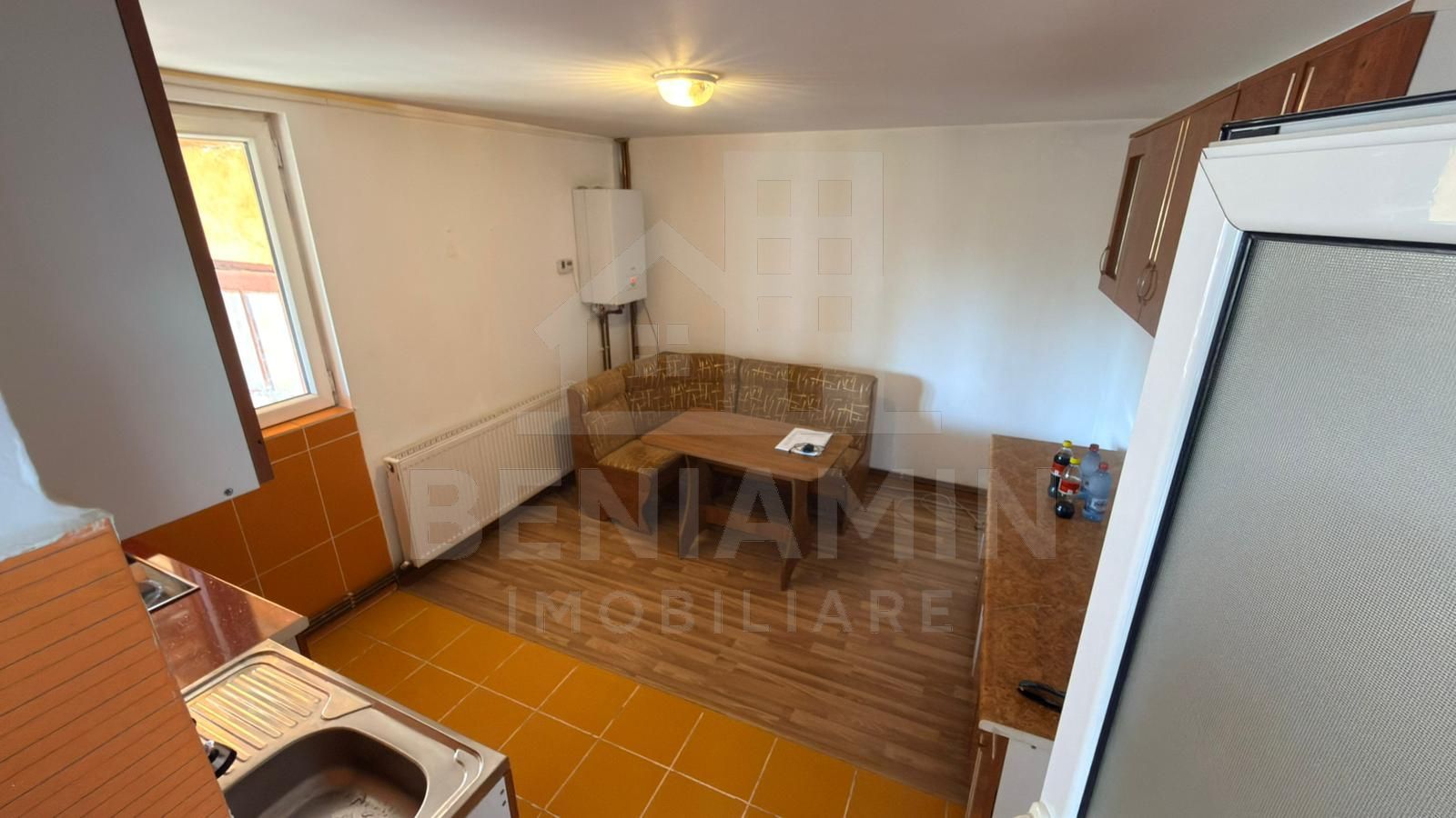 Vand Casa P+M 5 Camere-Curte si Strada Privata-Zona Catargiu - imaginea 6