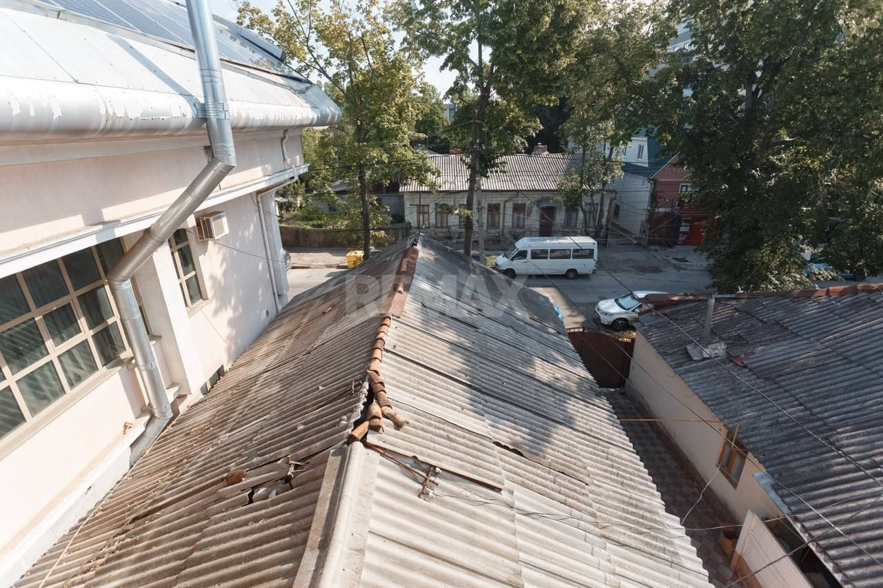 Teren pentru construcții 6.73 ari cu 2 construcții Centru, Chișinău - imaginea 3