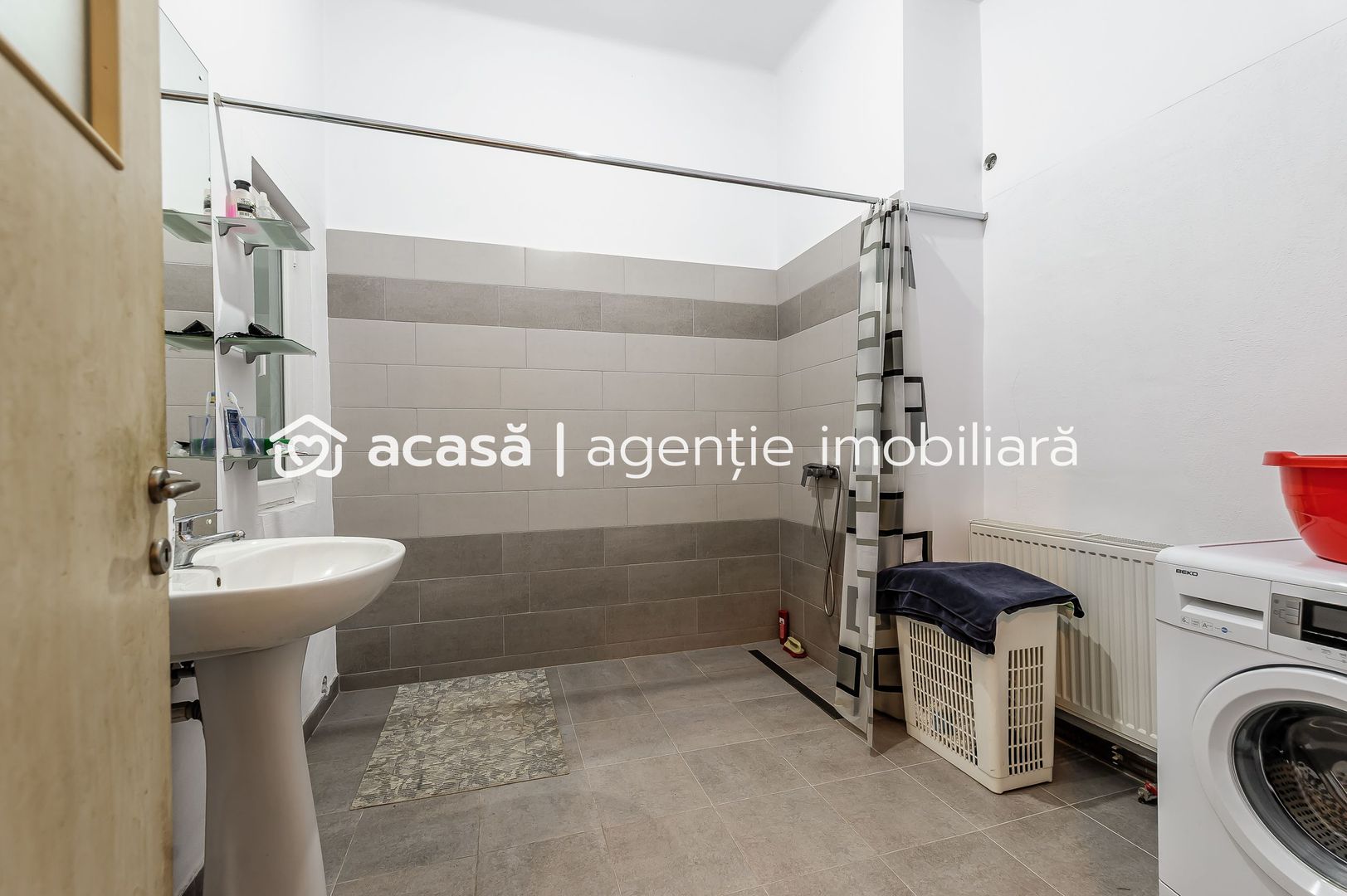 Imagine 8 - Apartament în Piața Catedralei, 93 mp utili.