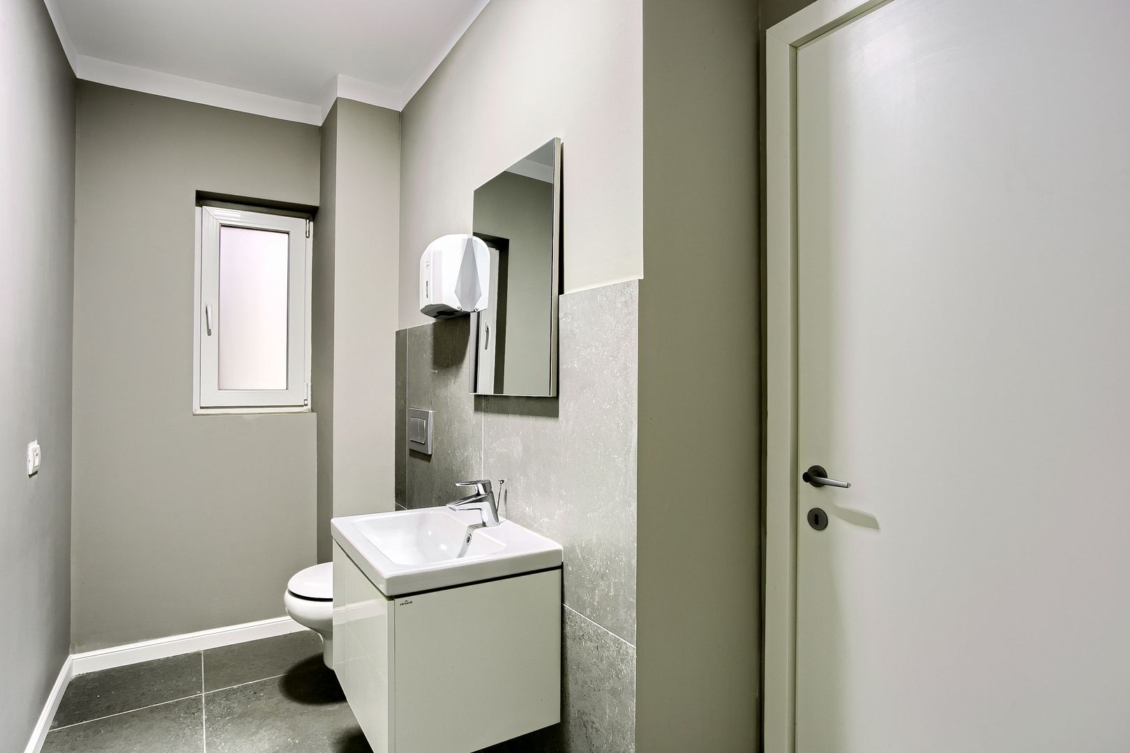 Imagine 6 - De închiriat Birou de Lux, Zona Centrlă, la Preț Promoțional
