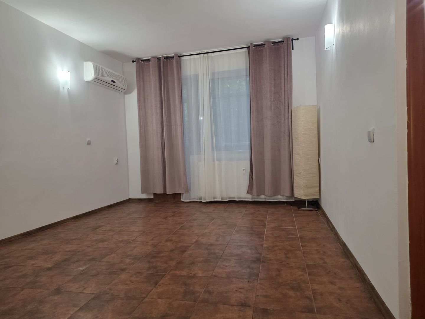 De Vanzare Garsoniera Zona Obor - imaginea 2