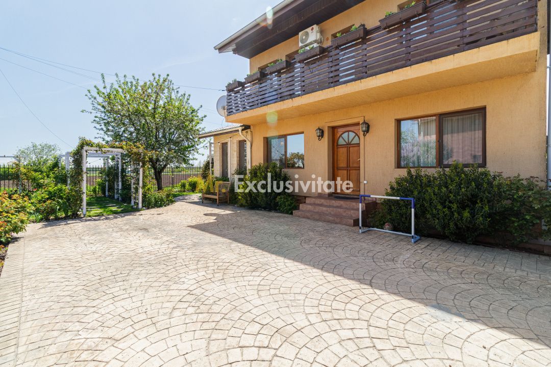 Casa cu suflet si gradina spectaculoasa - imaginea 24