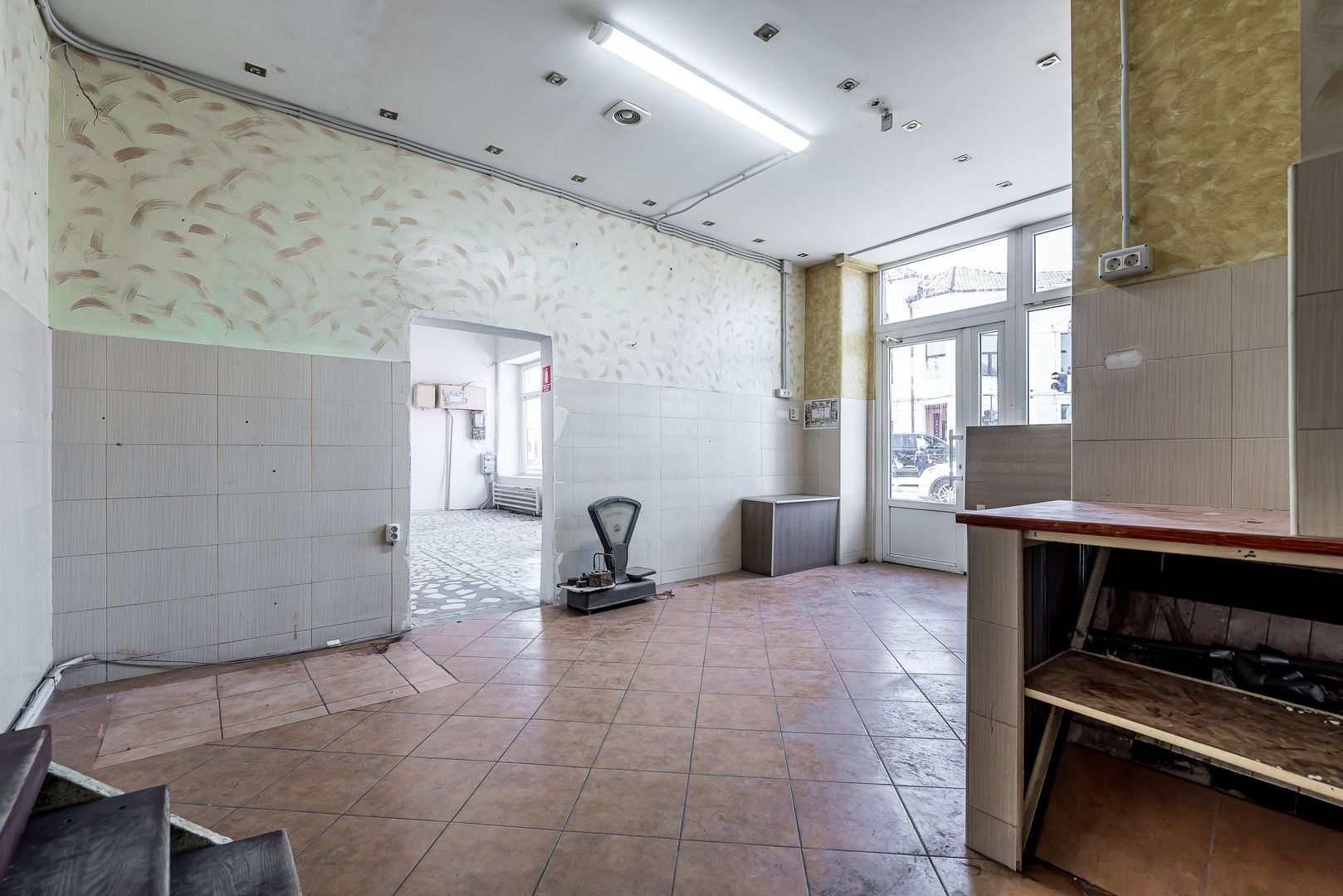 Imagine 4 - REZERVAT! Spatiu comercial ,cu vitrina de  in zona Boul Rosu.