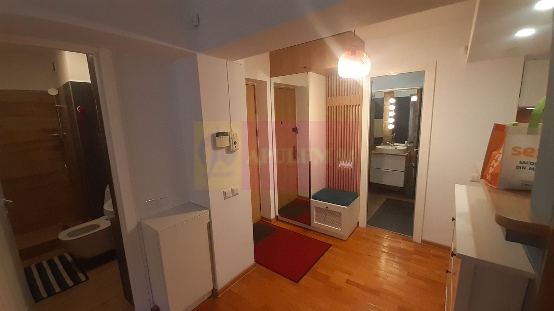 Apartament 3 Camere - Un Cămin Chic Ultracentral la Piața Romană