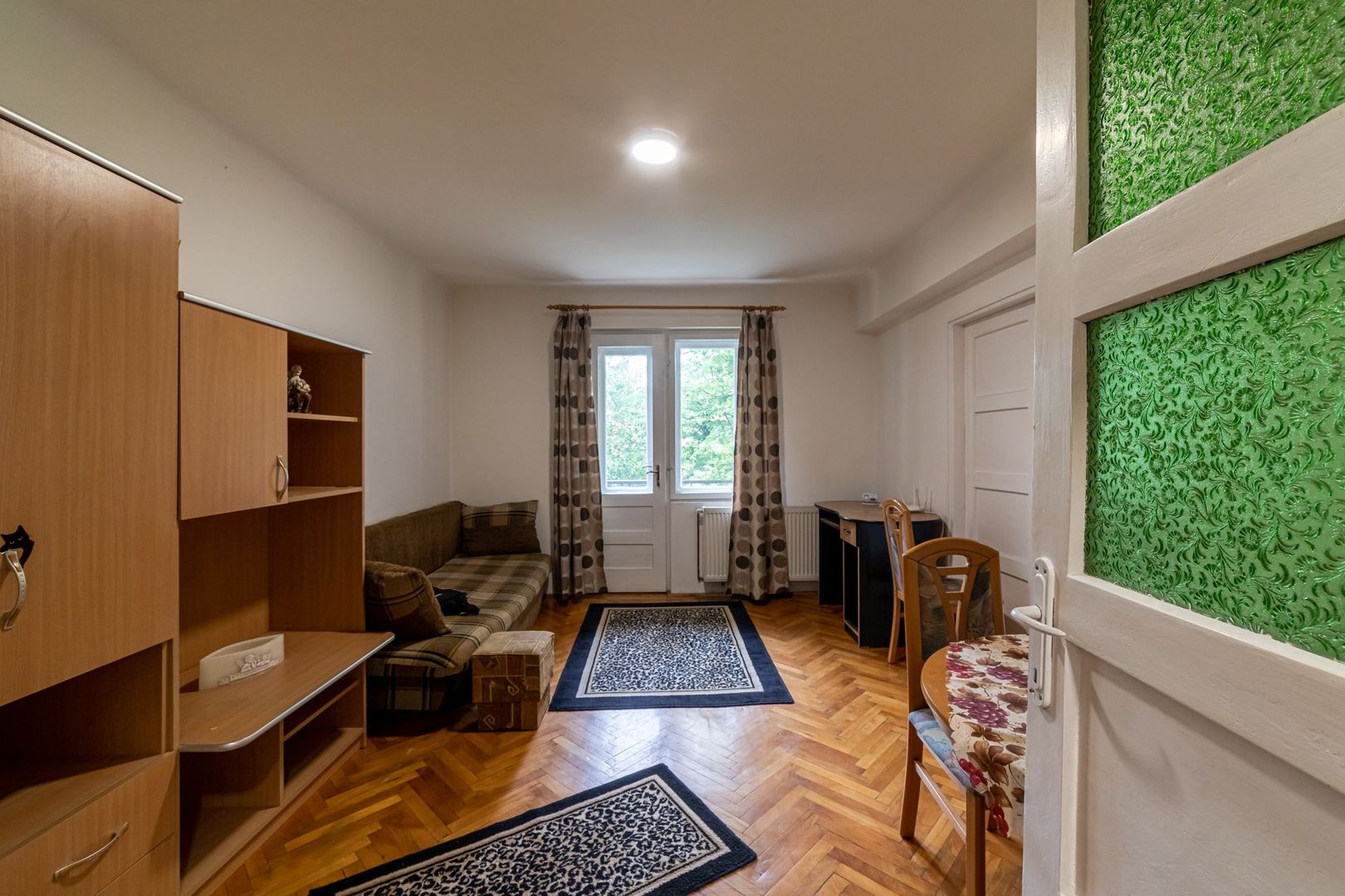 De închiriat apartament 2 camere, central