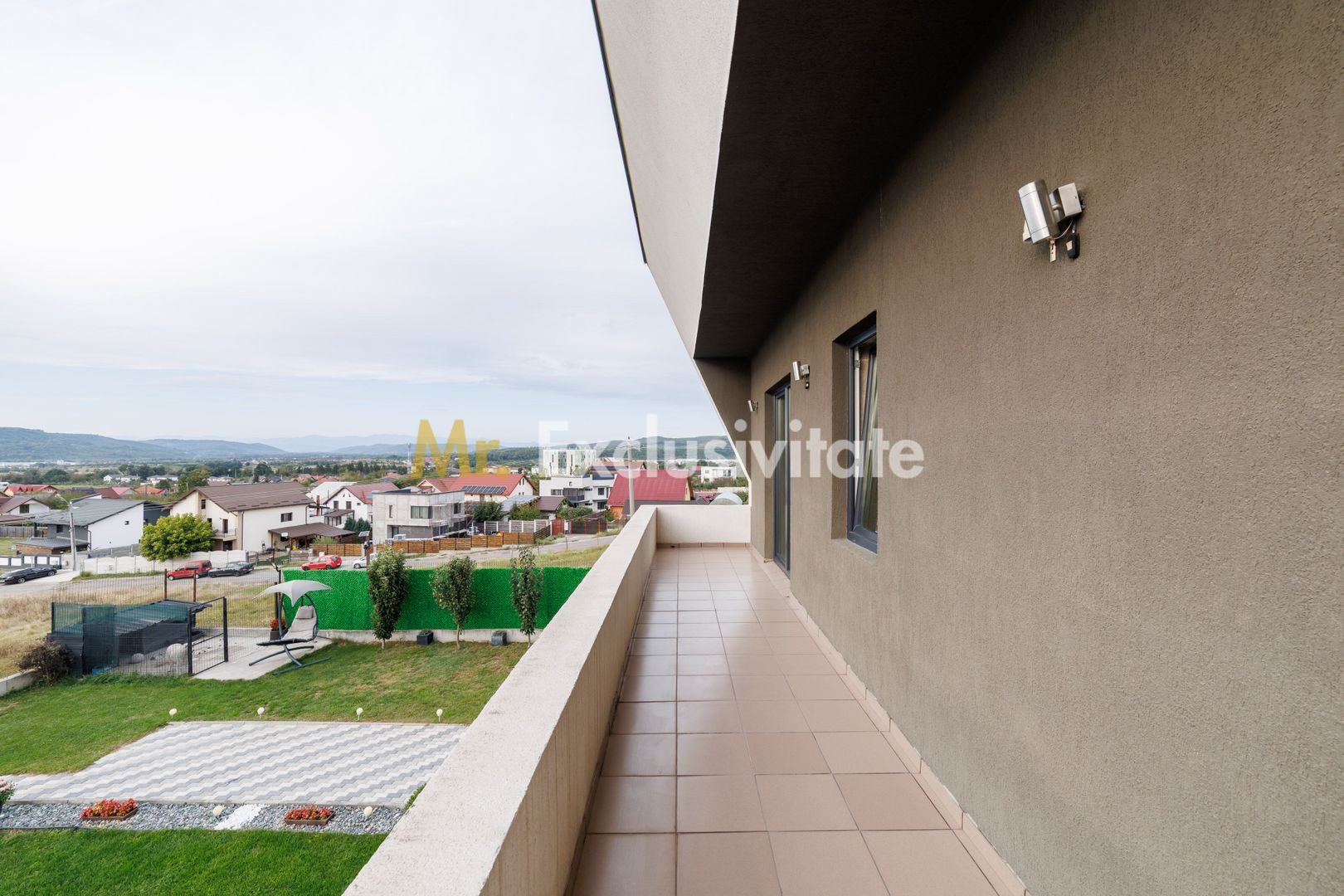 Casa moderna, constructie solida -view panoramic -Mioveni-Arges! - imaginea 11
