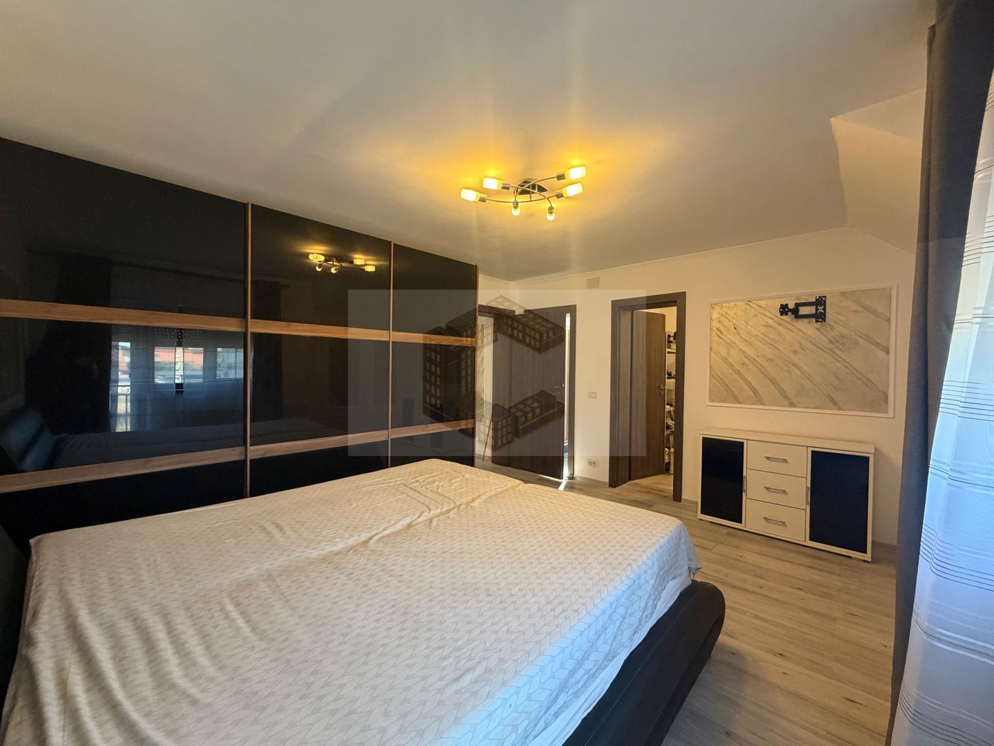 Duplex cu 5 camere și 3 bai, acces auto, Dumbrăvița - imaginea 12