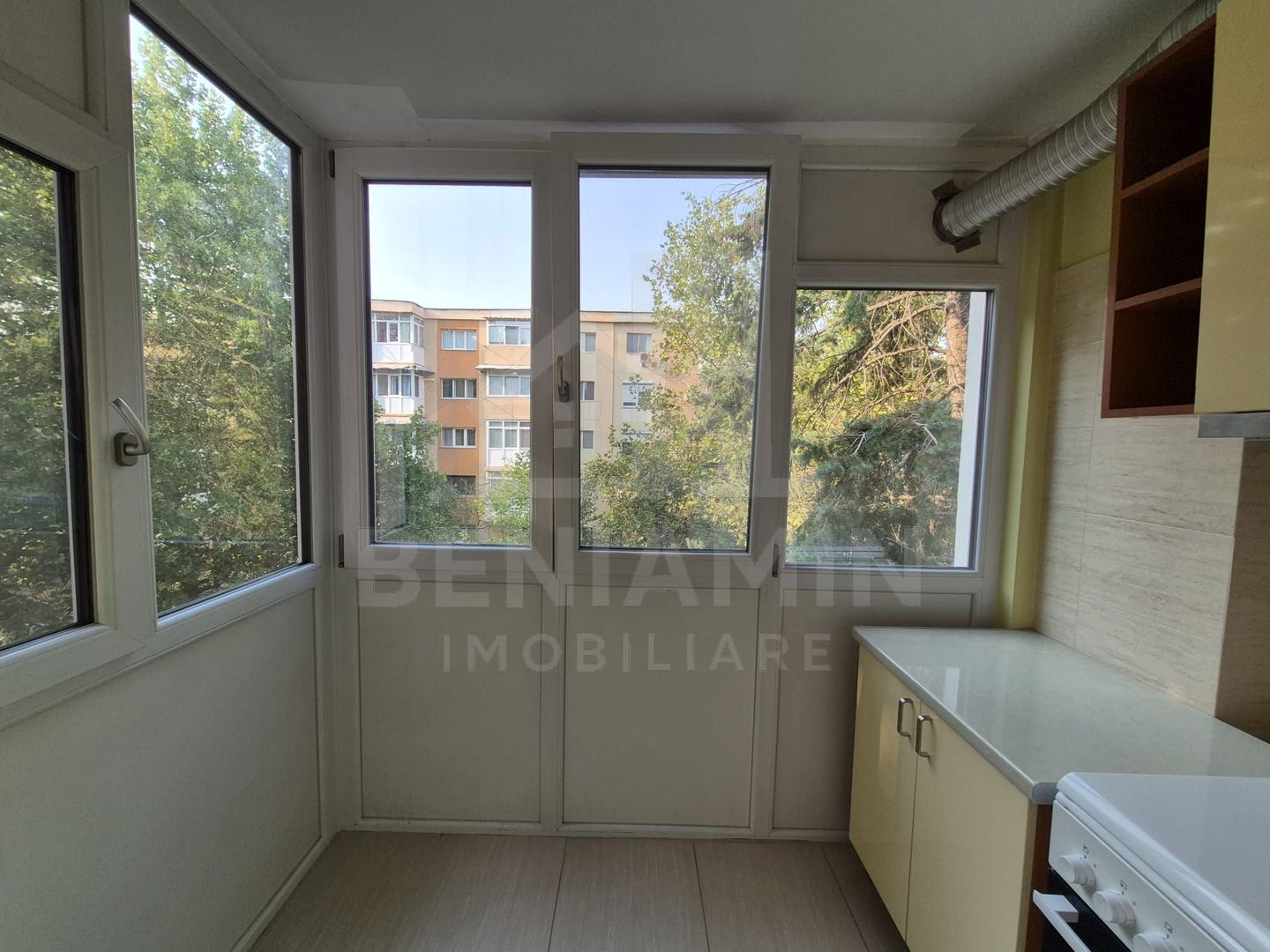 2Decomandate-Etaj 2-Renovat-52mp-Teava De Gaze-Brazda Lui Novac - imaginea 9