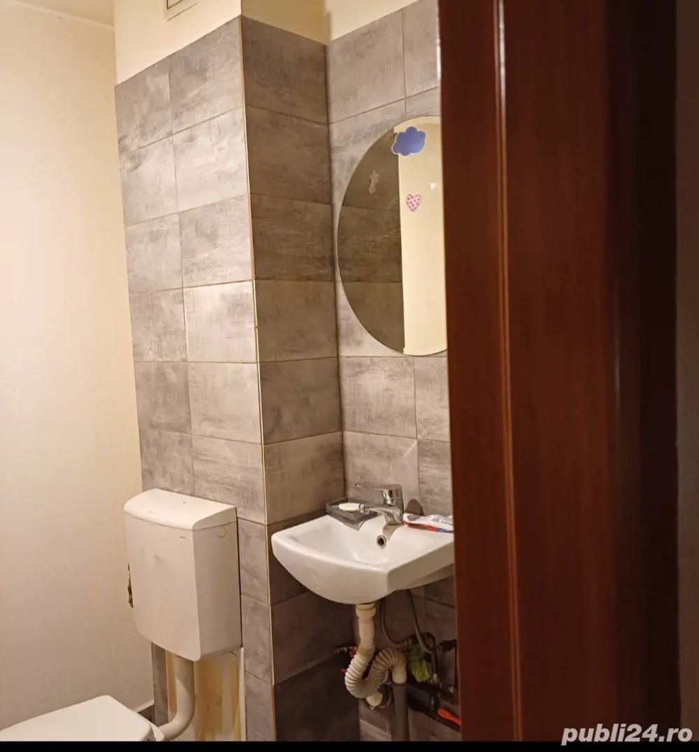 Vânzare apartament 4 camere