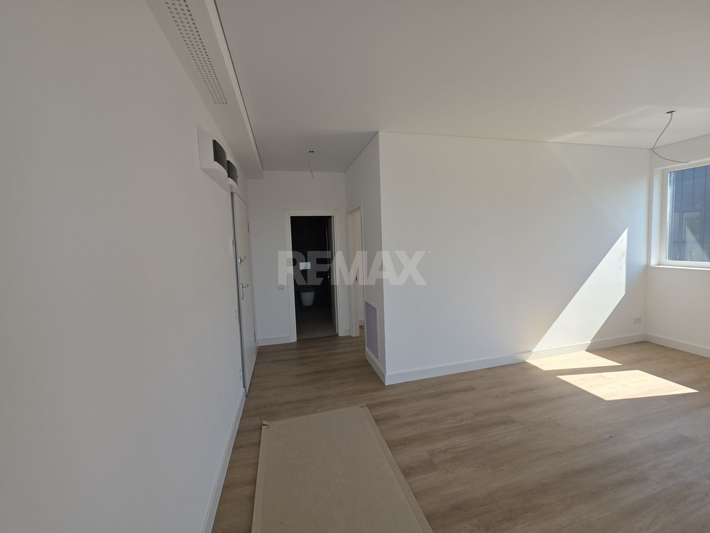 Apartament cu 2 camere în București, Pipera, România - imaginea 2