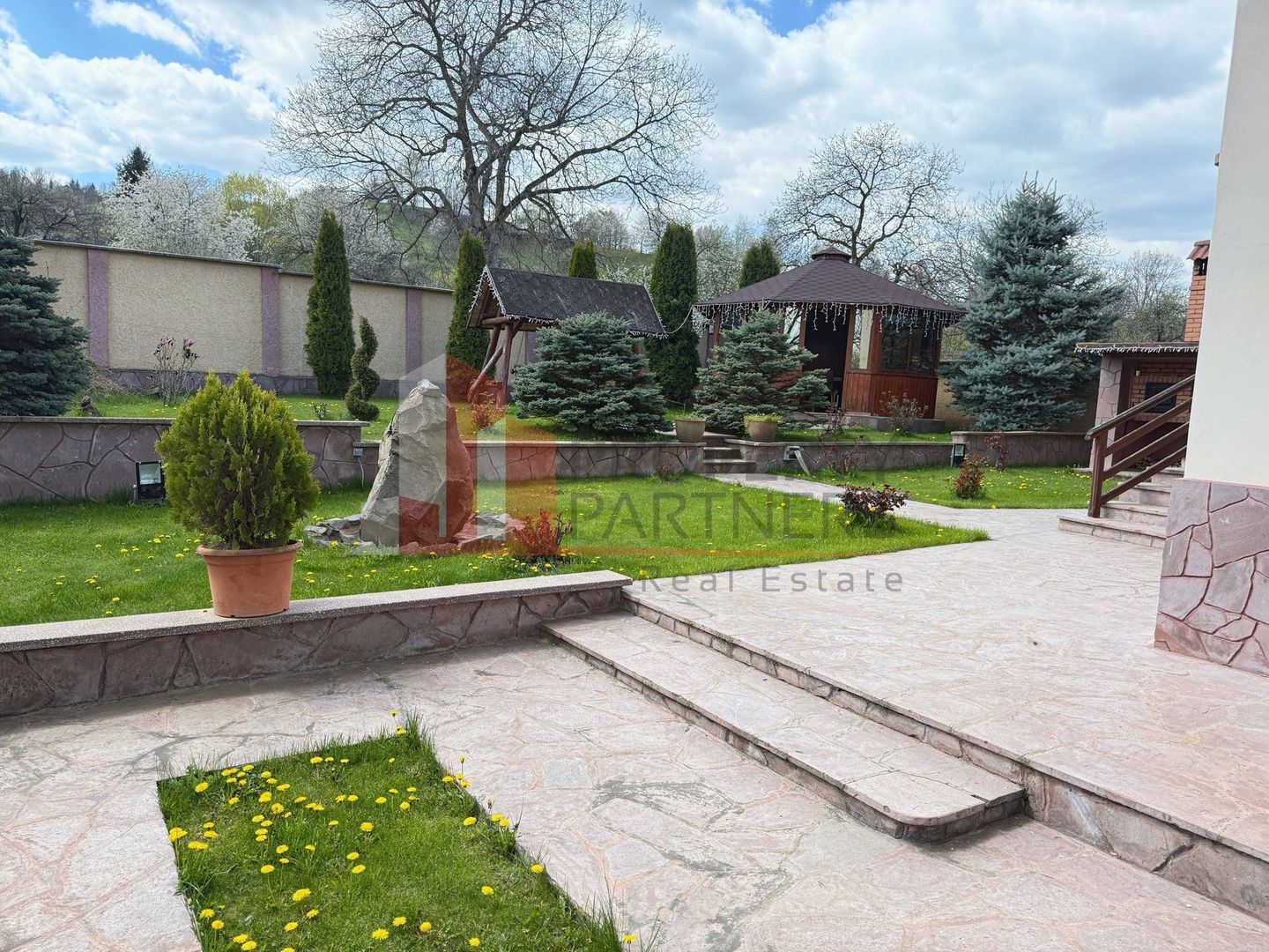 Casă 5 dormitoare + casă de oaspeți, priveliște Piatra Craiului, Sohodol-Bran - imaginea 4