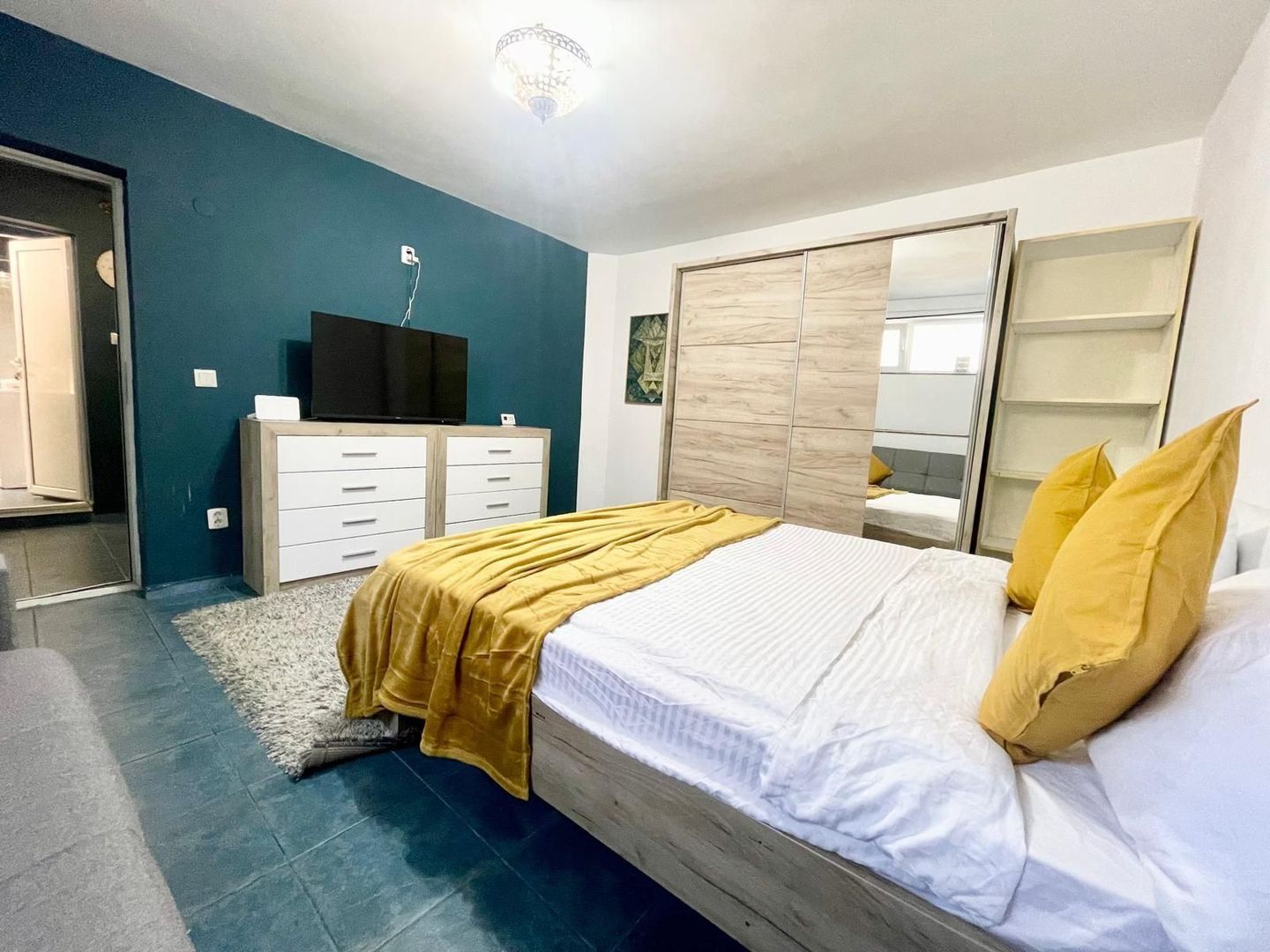СТУДИЯ В АРЕНДУ – РАЙОН Унирии – 25 м²