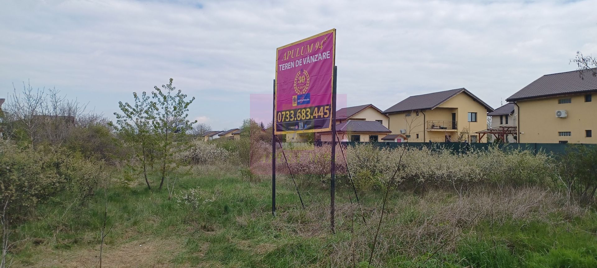 Săbăreni, teren intravilan 3767 mp, cu utilităti