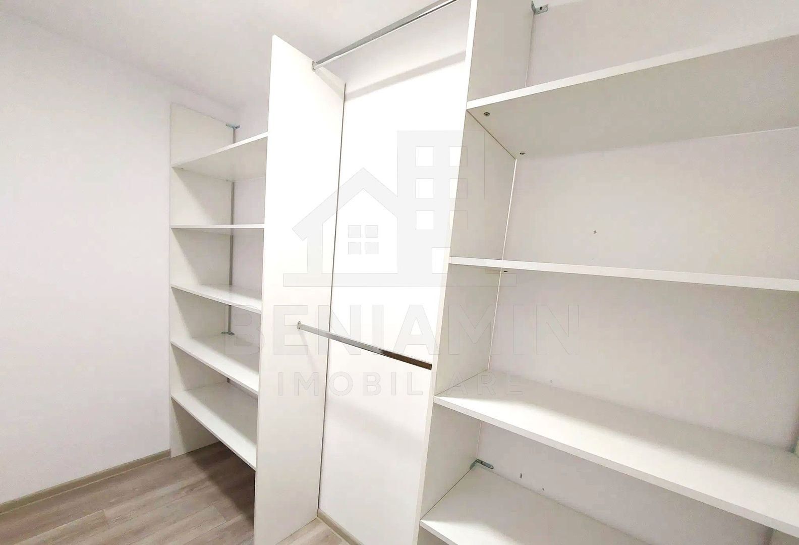 Apartament 2 camere - Platinum Residence - Coresi - Parcare 66.4mp - imaginea 8