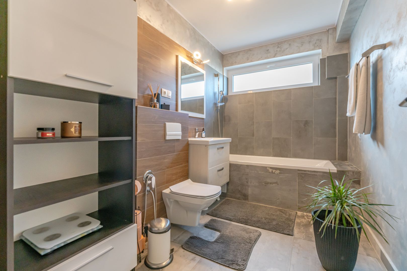 Casa mobilata utilata cartier Izvor Tarlungeni Brasov - imaginea 8