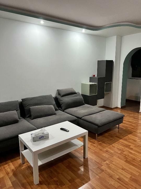 3 cam decomandat modern metrou Eroii Revolutiei S316