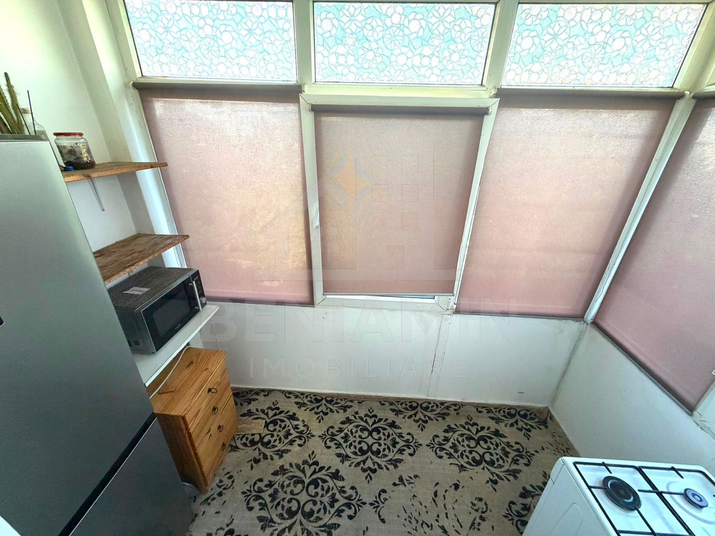 Apartament 3 camere si 2 bai Rovine decomandat 67mp  an1985 - imaginea 8