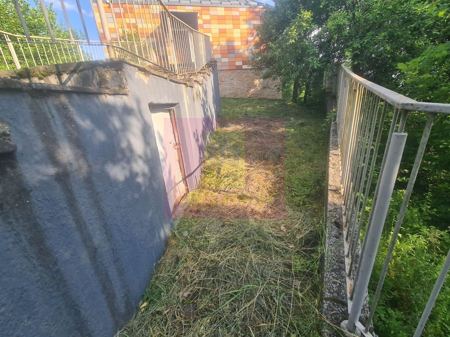 Vila de vanzare cu 6 camere in Cornu (teren 6.600 mp) - imaginea 45