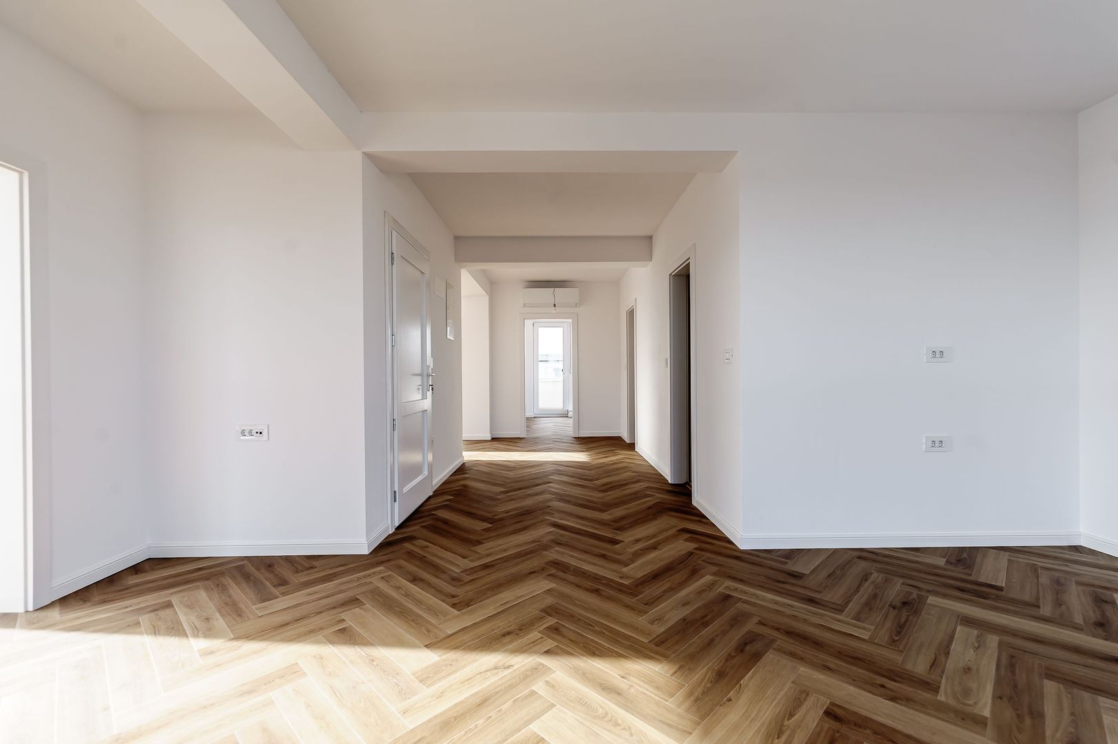Imagine 6 - Clădire nouă P+2 cu showroom și birouri în Arad