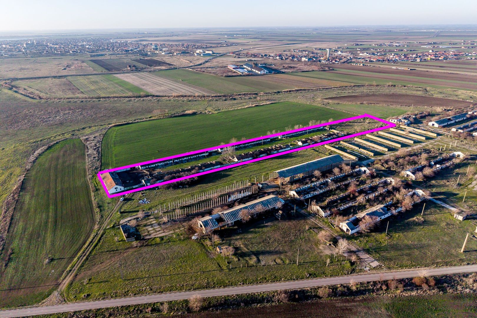 Imagine 2 - Teren 1.15 HA lângă Autostrada – Nădlac | clădiri+utilități