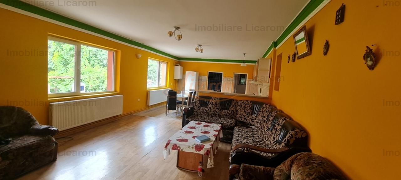 Casa individuala cu 2 apartamente, 6 camere,teren 403 mp,ASTRA. - imaginea 17