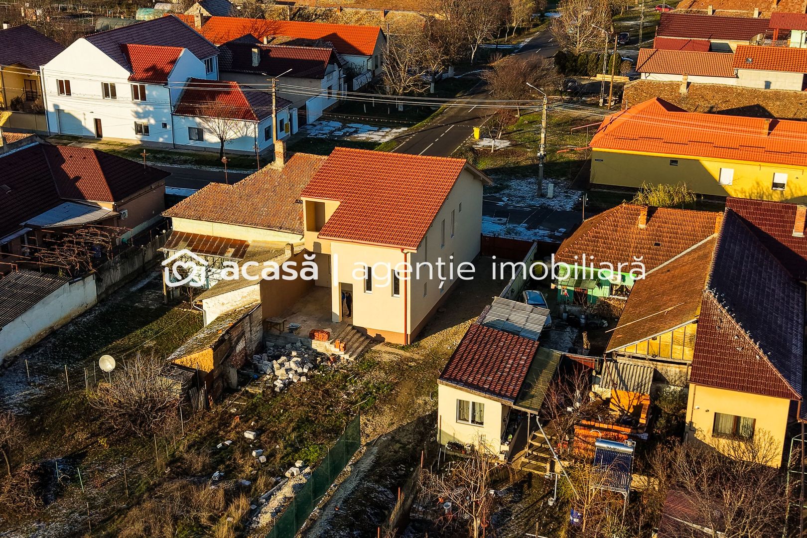 Imagine 1 - Casă nouă cu etaj semifinalizată, zonă liniștită în Aradul Nou