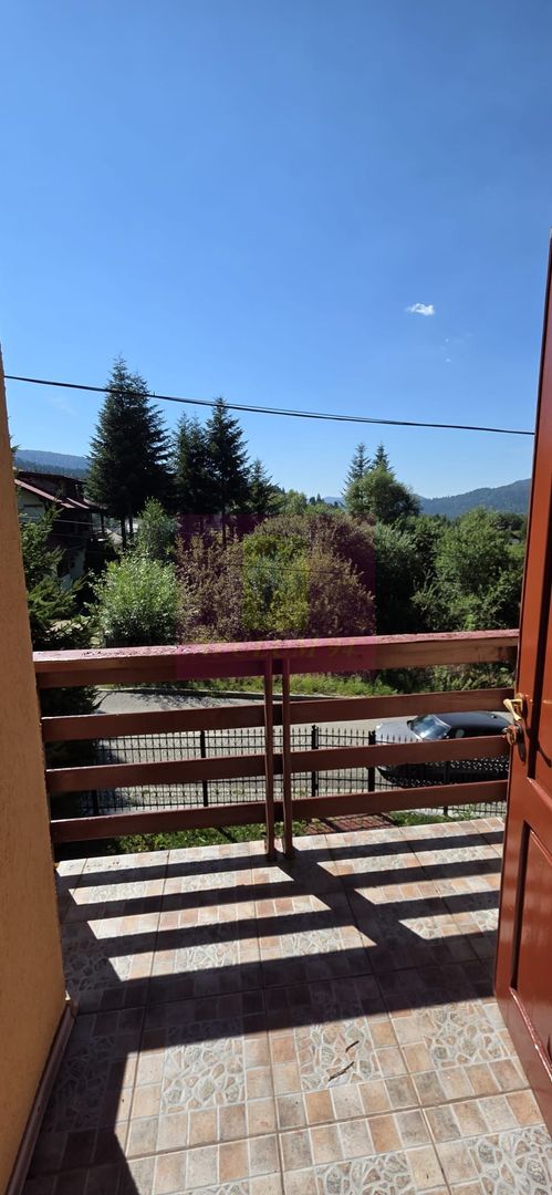 Vila cu 4 camere de vanzare in Busteni - imaginea 24