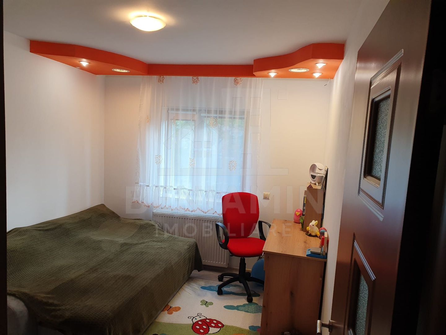 Apartament 4 camere etaj 1 Cartier Noua 99mp doua parcari - imaginea 8