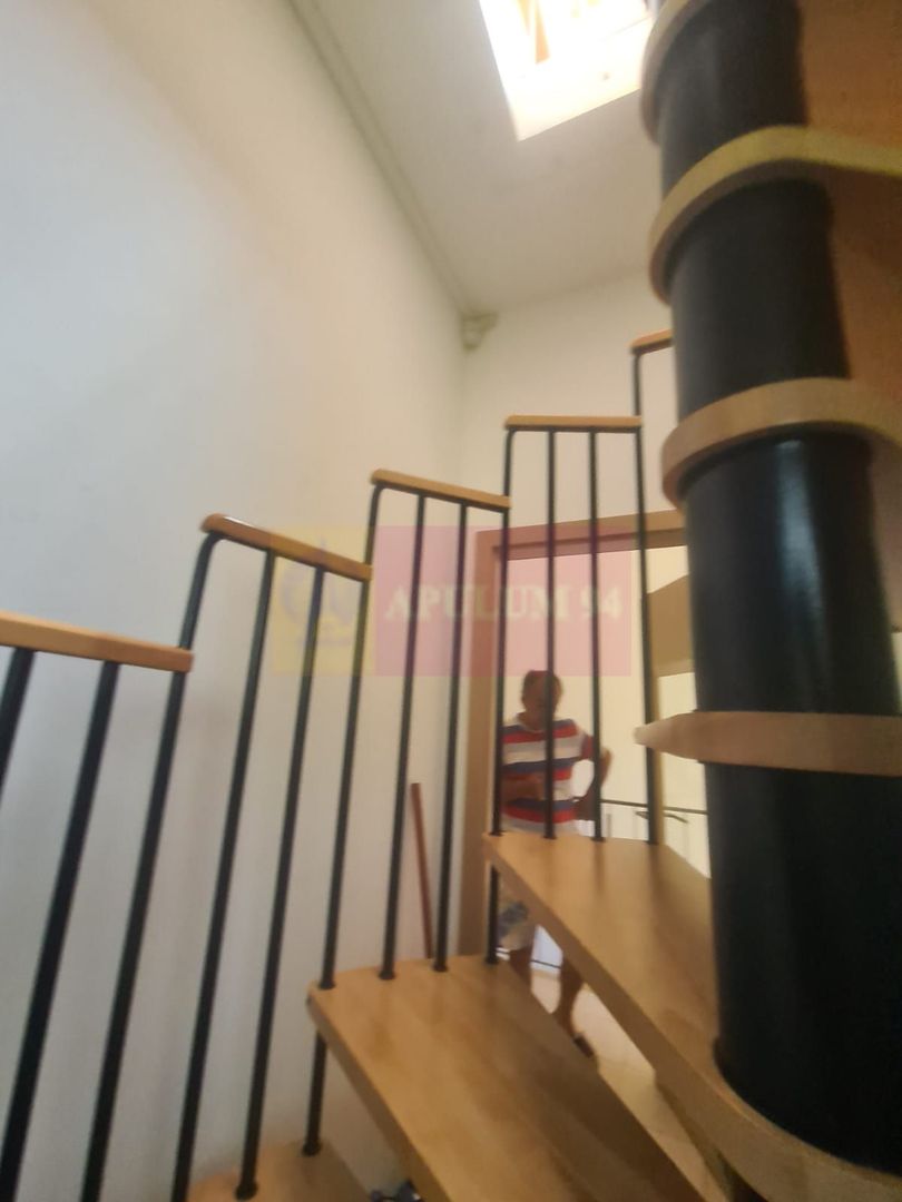 Vila de vanzare cu 6 camere in Cornu (teren 6.600 mp)