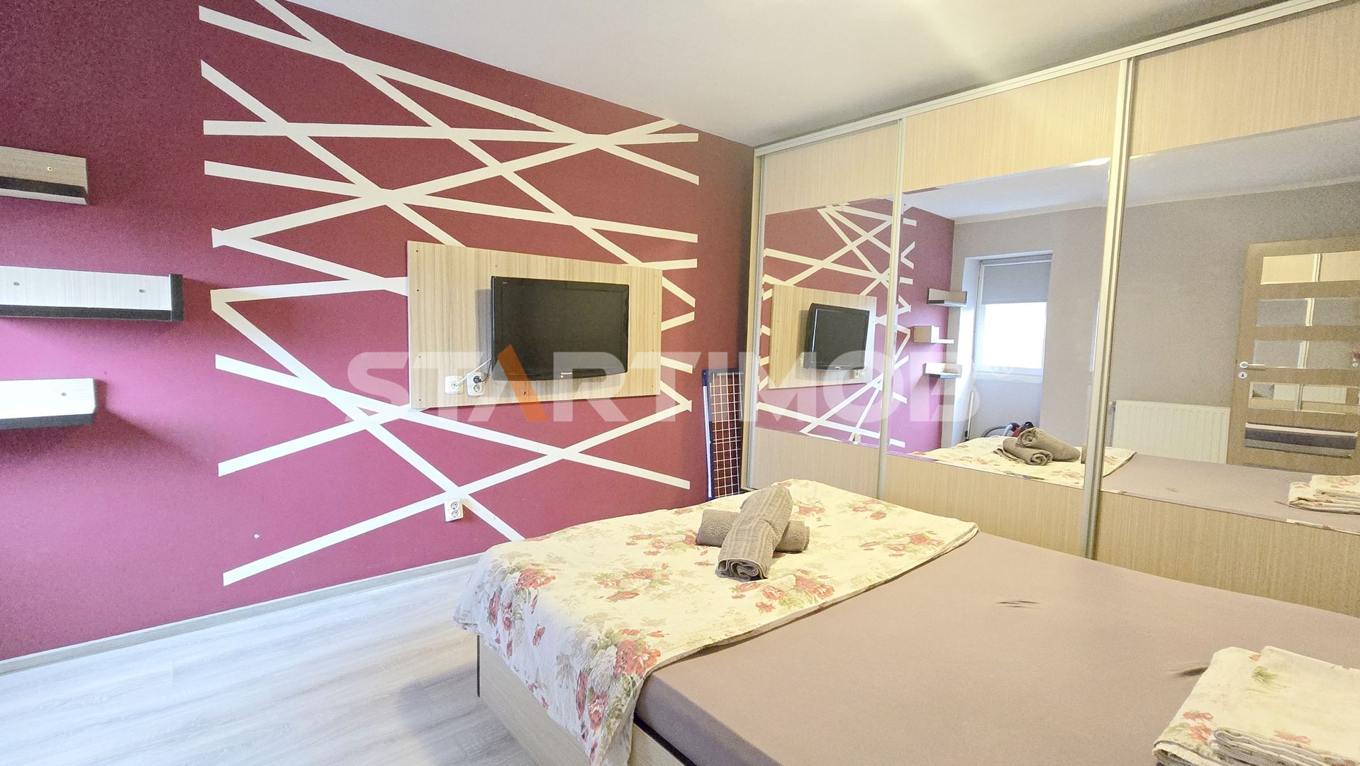 Apartament cu  trei camere la casa