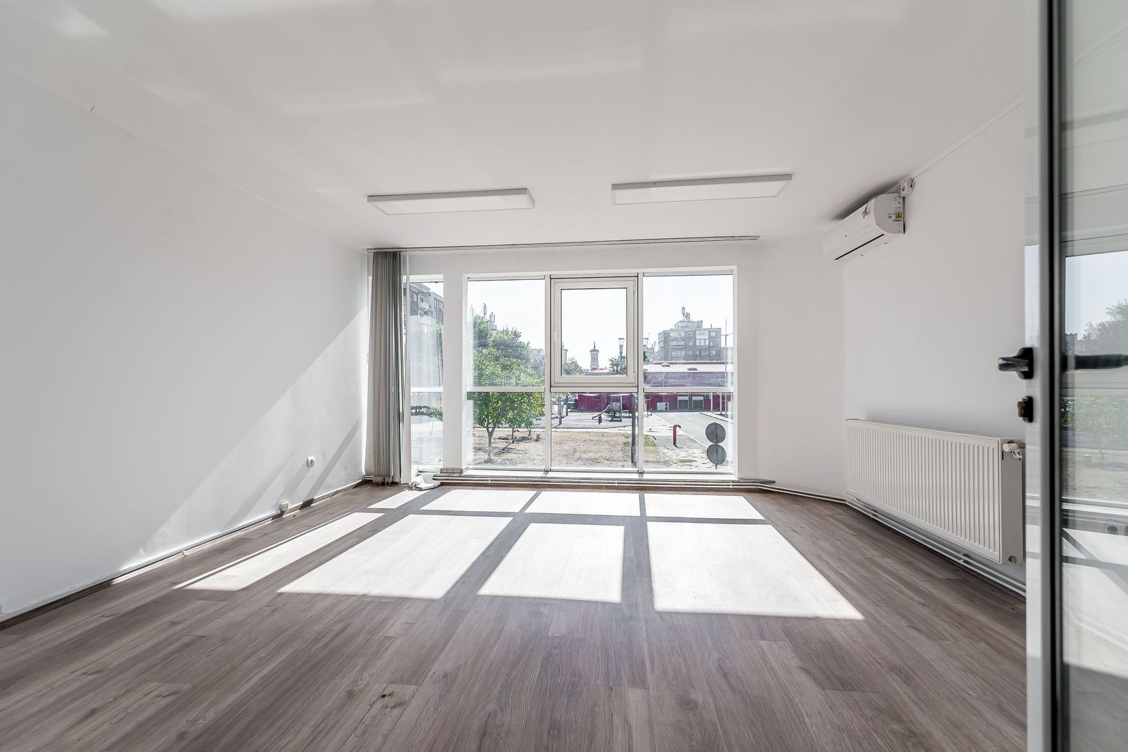 Imagine 6 - 🏢 SPATIU COMERCIAL - 400 MP UTILI - MICALACA - COMISION 0