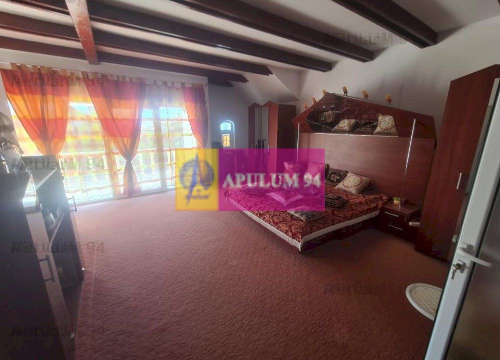 CASA (VILA) DE VANZARE IN CORNU