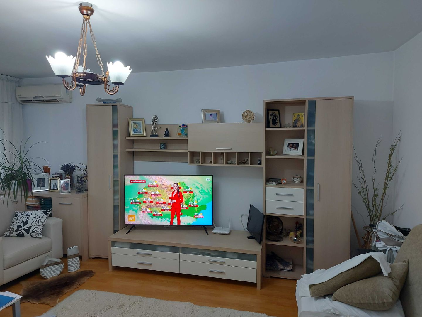 vând apartament 2 camere