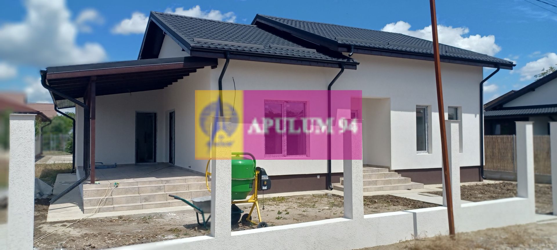 Săbăreni, casă nouă tip parter, cu pod mansardabil
