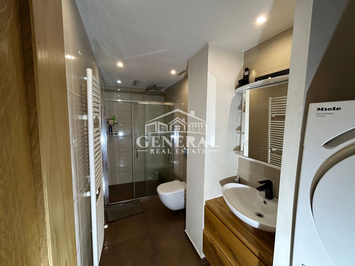 Va propunem spre vanzare un apartament cu 3 camere str. Aviatorilor - imaginea 10