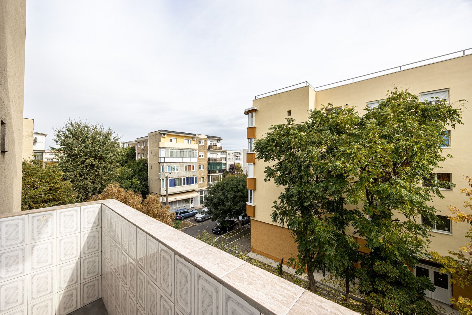 De vânzare apartament spațios cu 2 camere decomandat etaj 3 Comision 0