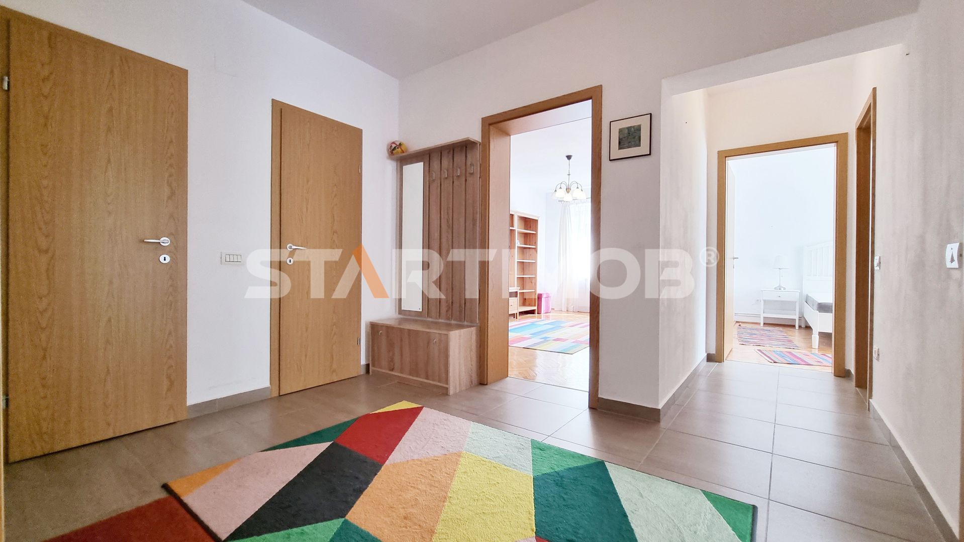 Apartament 3 camere cu parcare si boxa Central