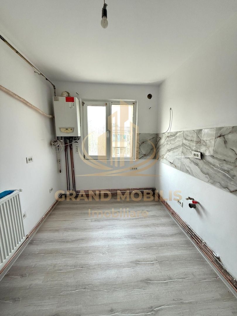 Apartament modern 3 camere, 2 băi, balcon și boxă – Zona Șagului - imaginea 7