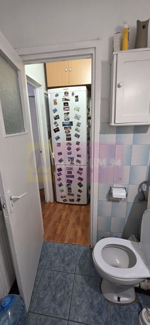 Apartament cu 3 camere de vanzare in Campina