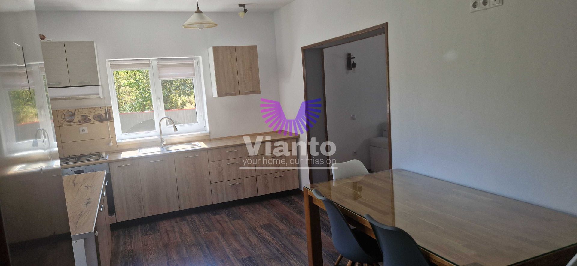 Casa de inchiriat 3 camere singur in curte zona Tilisca